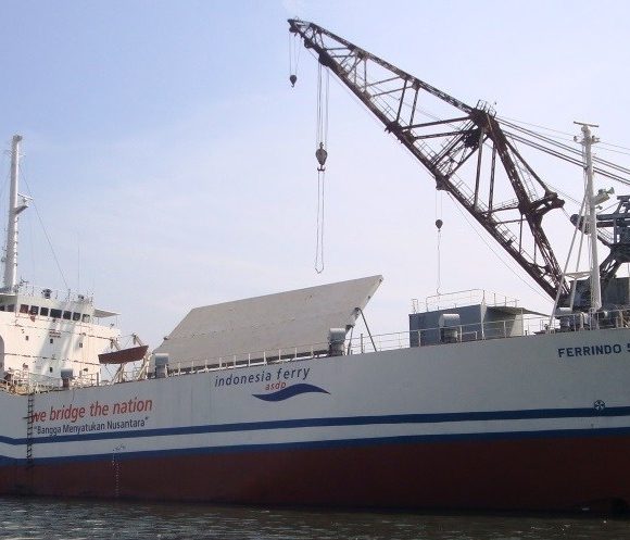Cargo Laut Kapal Ferry